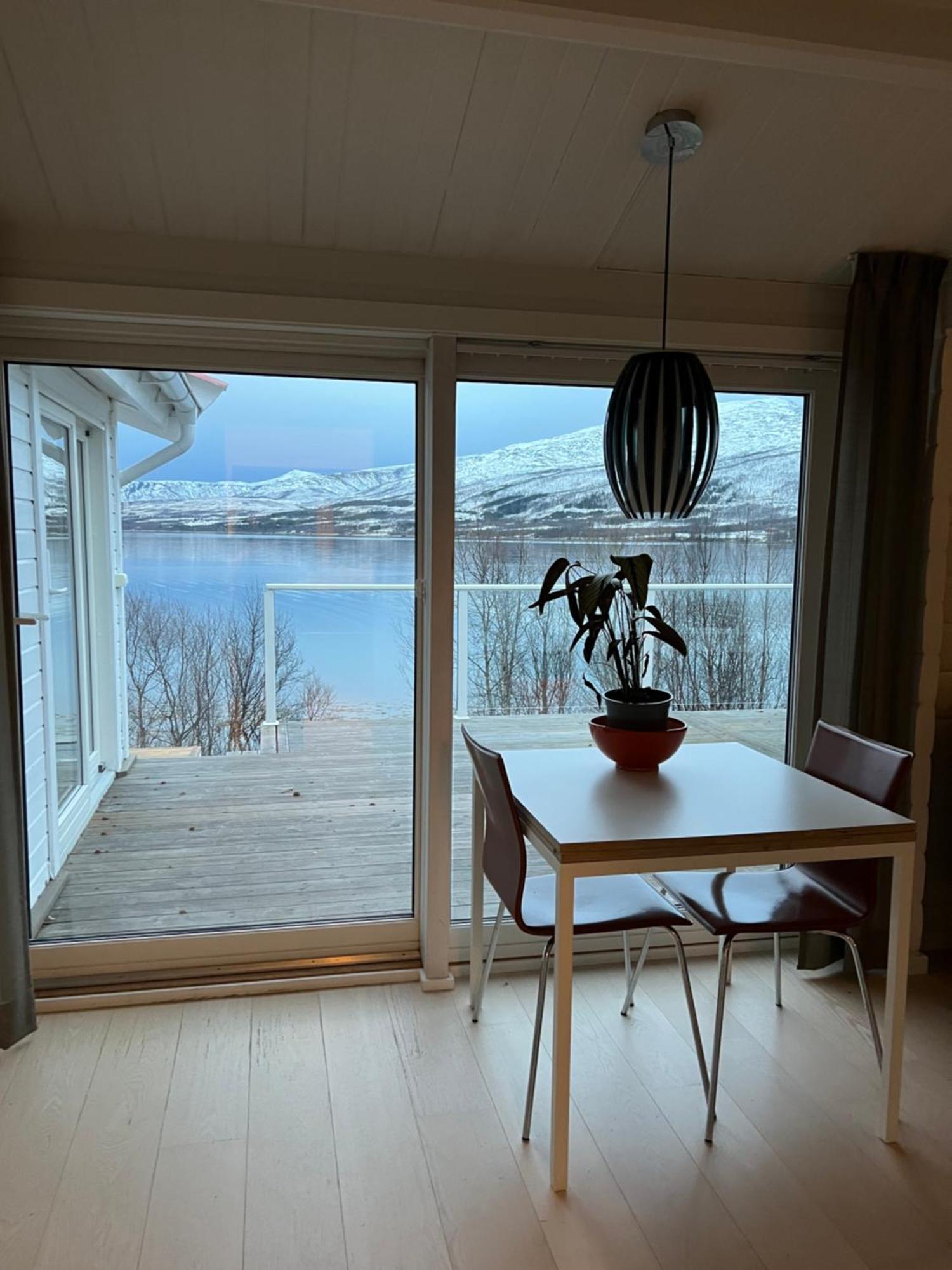 Hakoyveien 151, Tromso Hotel ภายนอก รูปภาพ